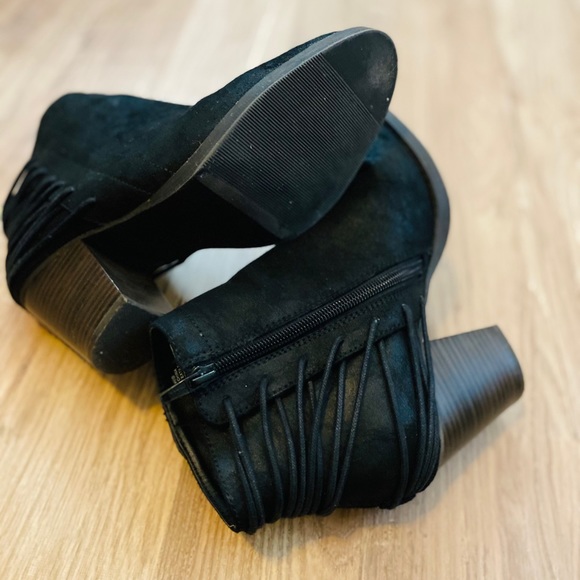 🖤Candies Black Ankle Boot🖤 - Picture 4 of 6